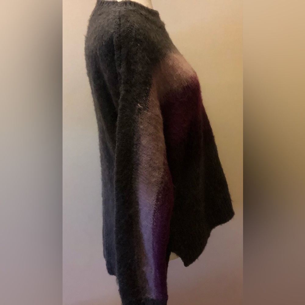 Simply Vera Vera Wang Color Block Fuzzy Ombr Swea… - image 4